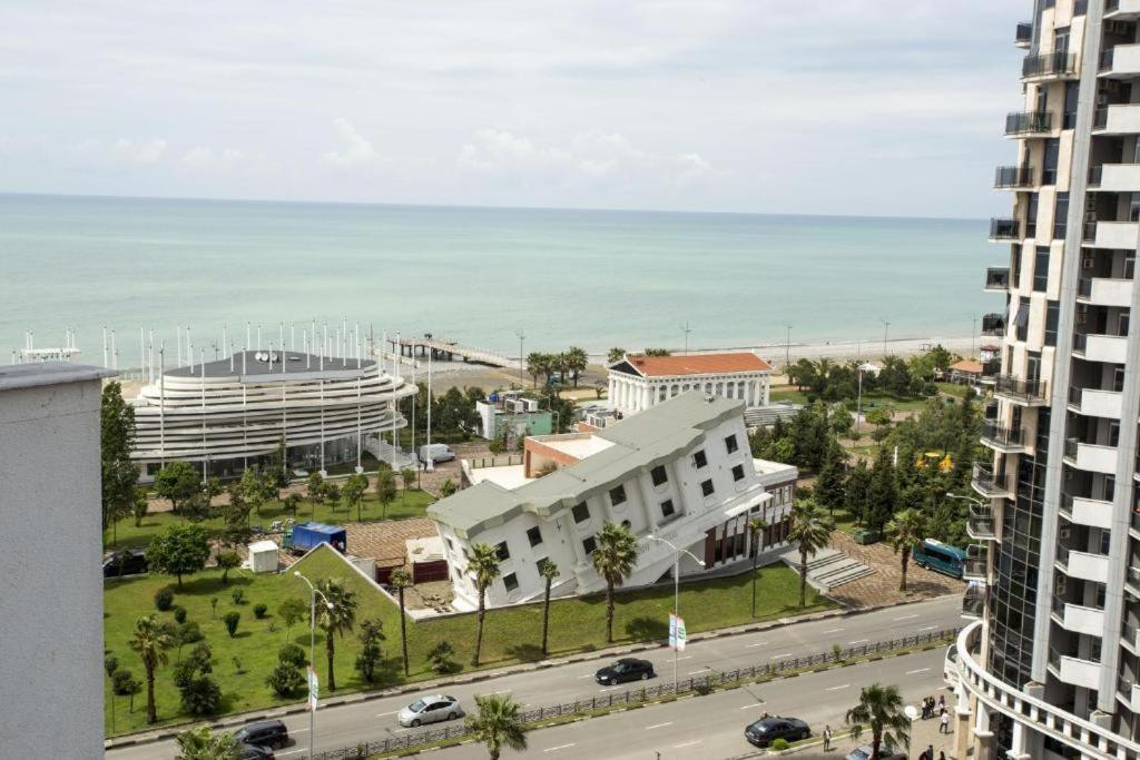 Apartment On Sherif Khimshiashvili Street 15B Batumi Eksteriør bilde